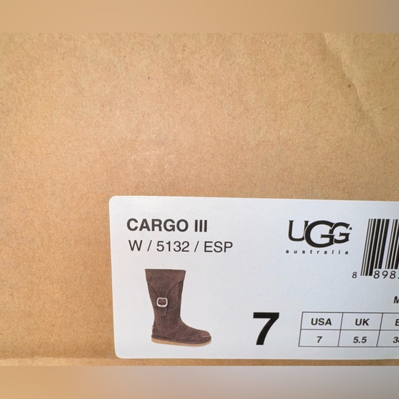 UGG Cargo Ill 5132 Boots in Walnut Brown Suede w/ Cream Shearling Lining size 7 - Picture 5 of 16